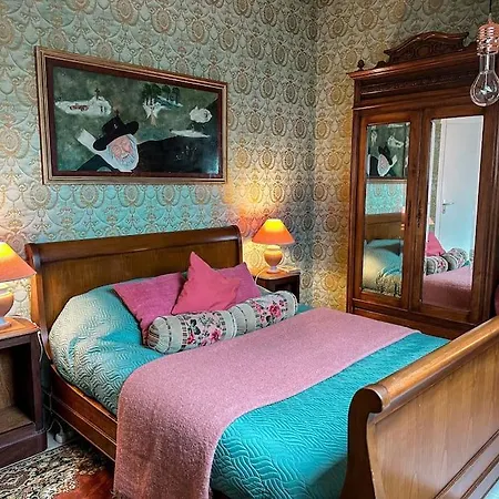 La Souveraine - - Château Le Bas Bleu Appartement *