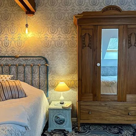 La Souveraine - - Chateau Le Bas Bleu *