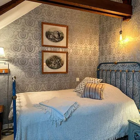 La Souveraine - - Château Le Bas Bleu