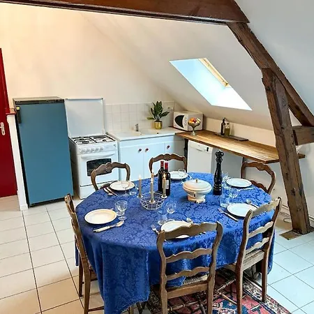 La Souveraine - - Chateau Le Bas Bleu * Quesnoy-le-Montant