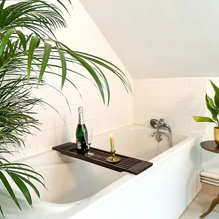 La Souveraine - - Château Le Bas Bleu