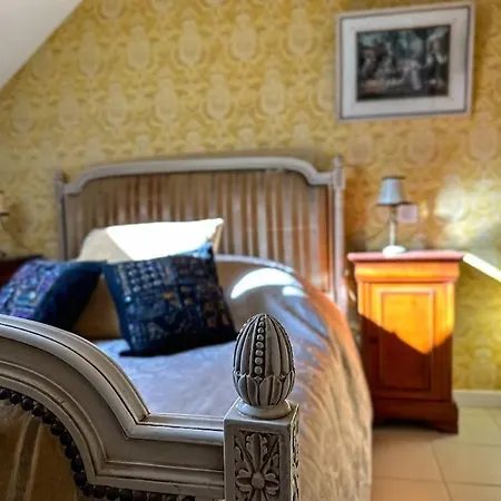 La Souveraine - - Château Le Bas Bleu * Quesnoy-le-Montant