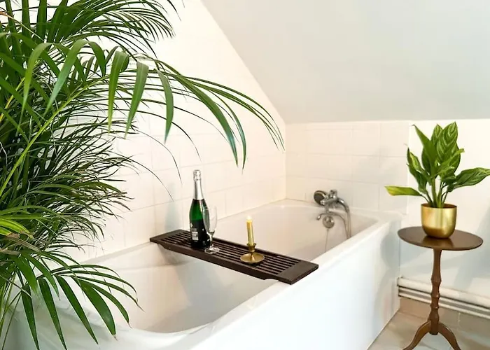 La Souveraine - - Château Le Bas Bleu